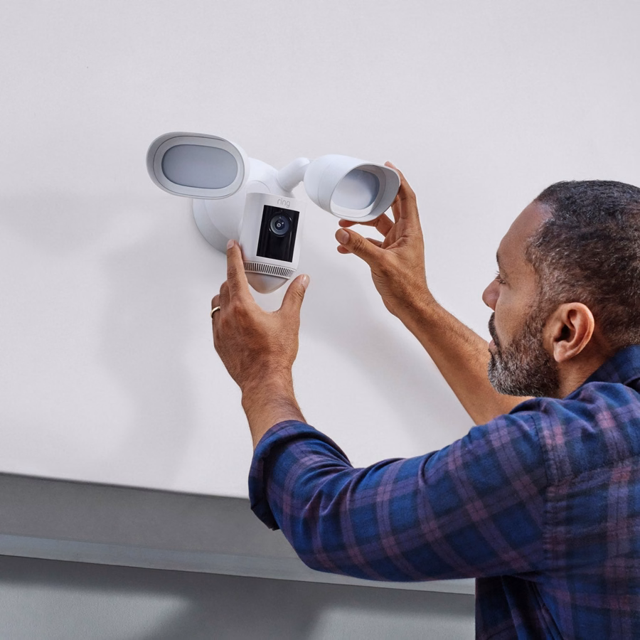 Floodlight Cam Pro – mit Retinal 2K