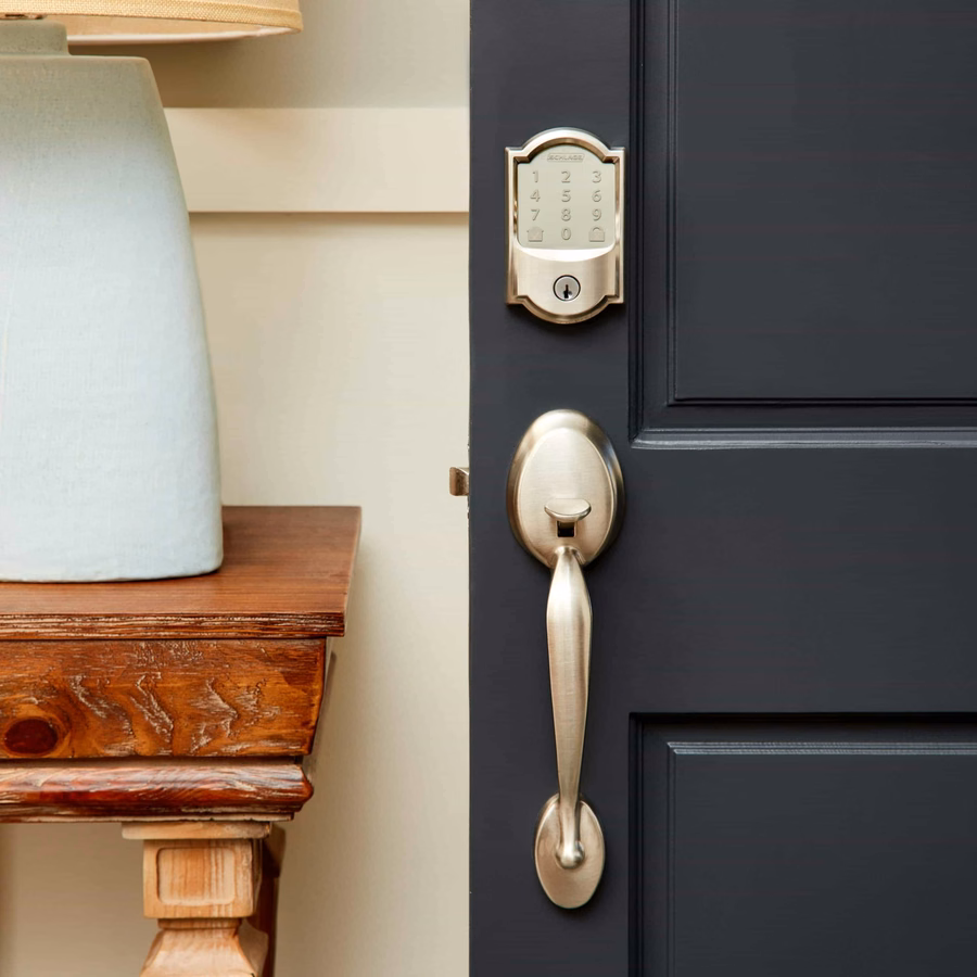 Schlage Encode Smart WiFi Riegel mit Camelot-Verkleidung, funktioniert mit Ring-Video-Türklingeln und Kameras